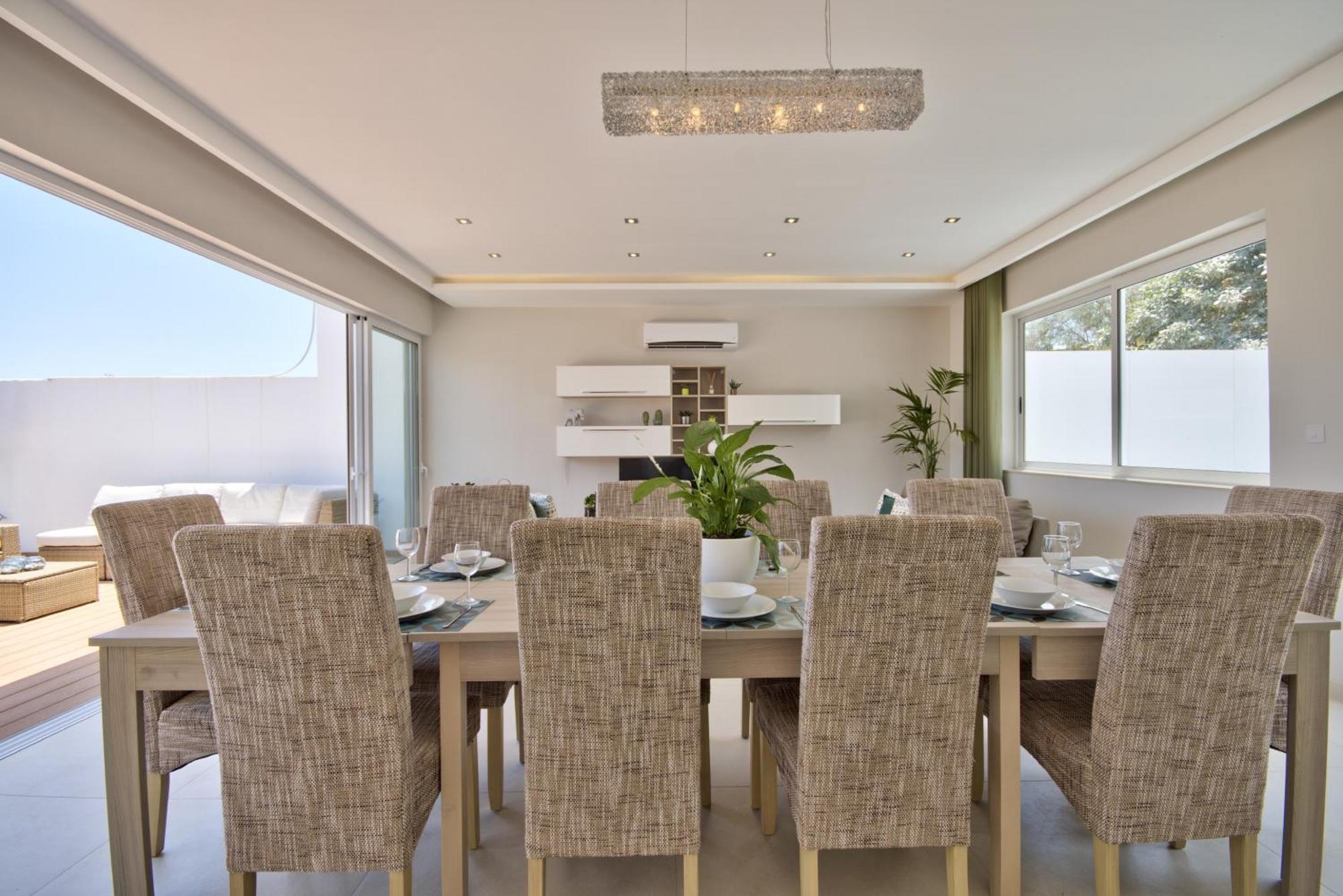 Maltese Luxury - Sunset Infinity Pools, Indoor Heated Pools And More! Vilă