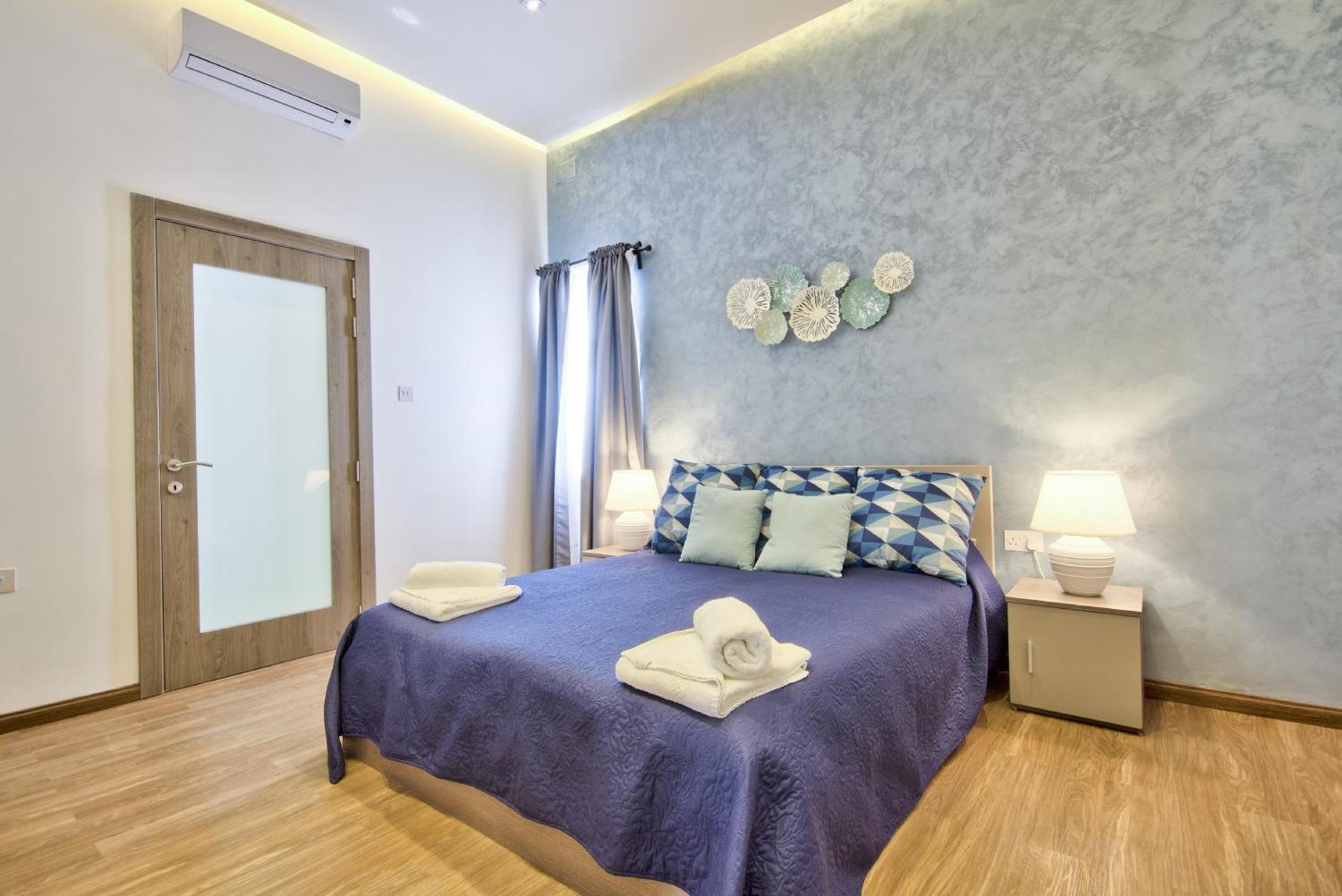 Maltese Luxury - Sunset Infinity Pools, Indoor Heated Pools And More! Vilă