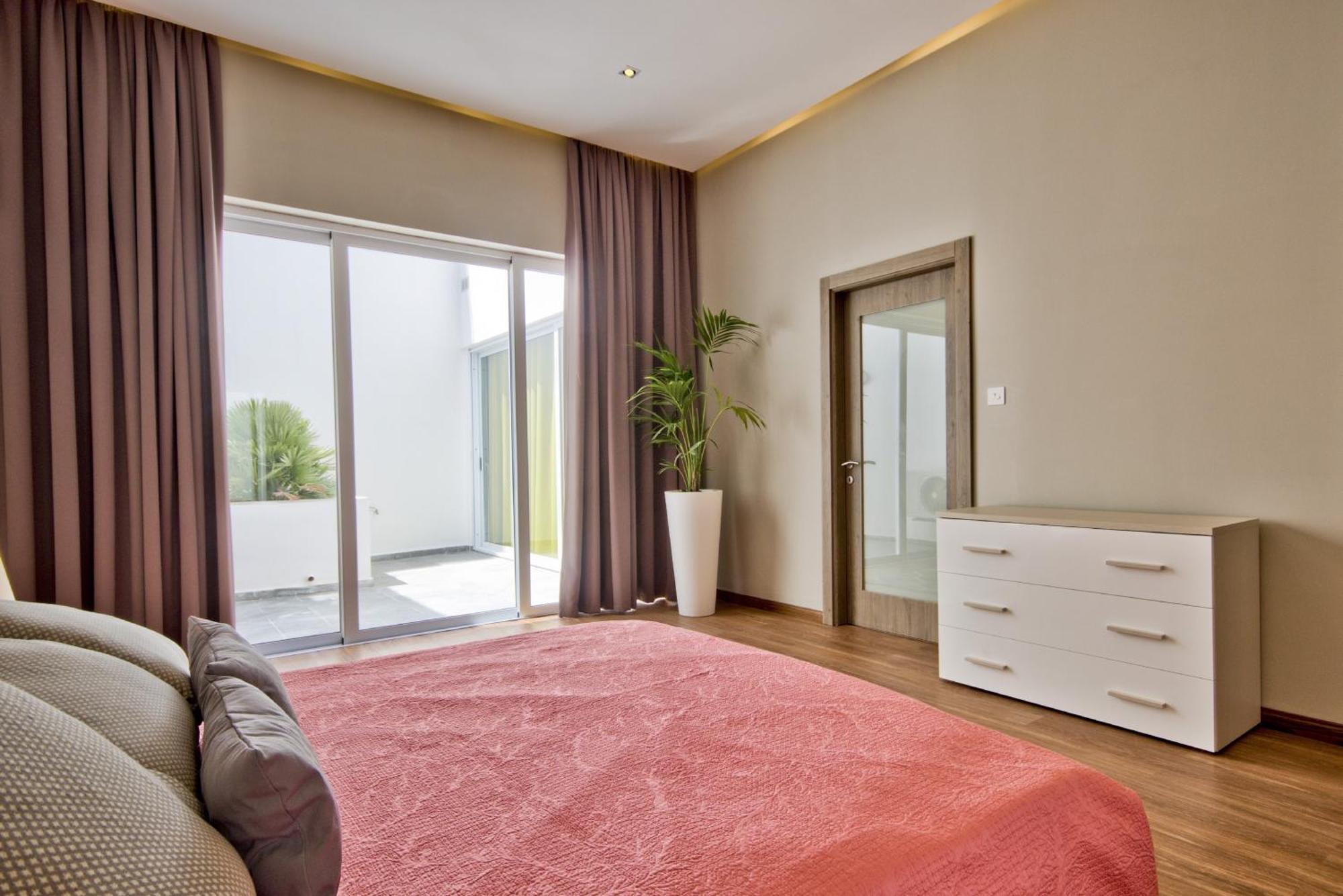 Vilă Maltese Luxury - Sunset Infinity Pools, Indoor Heated Pools And More! Mellieħa