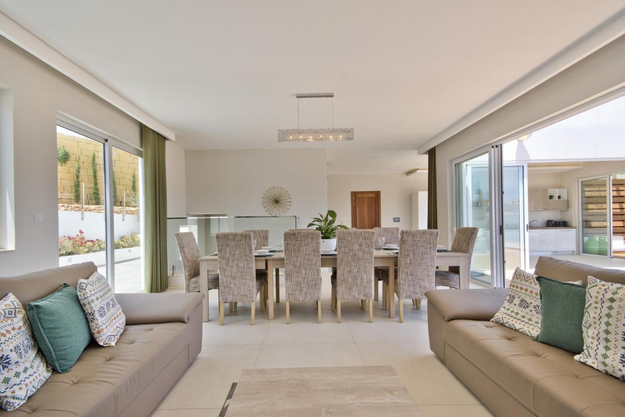 Maltese Luxury - Sunset Infinity Pools, Indoor Heated Pools And More!