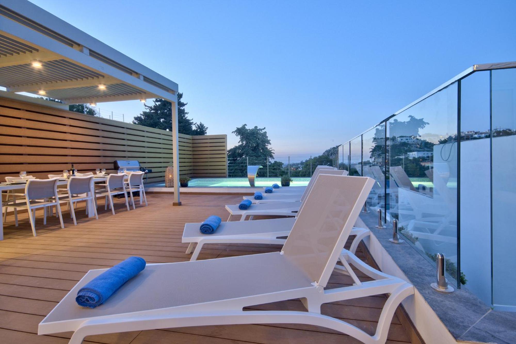 Vilă Maltese Luxury - Sunset Infinity Pools, Indoor Heated Pools And More! Mellieħa