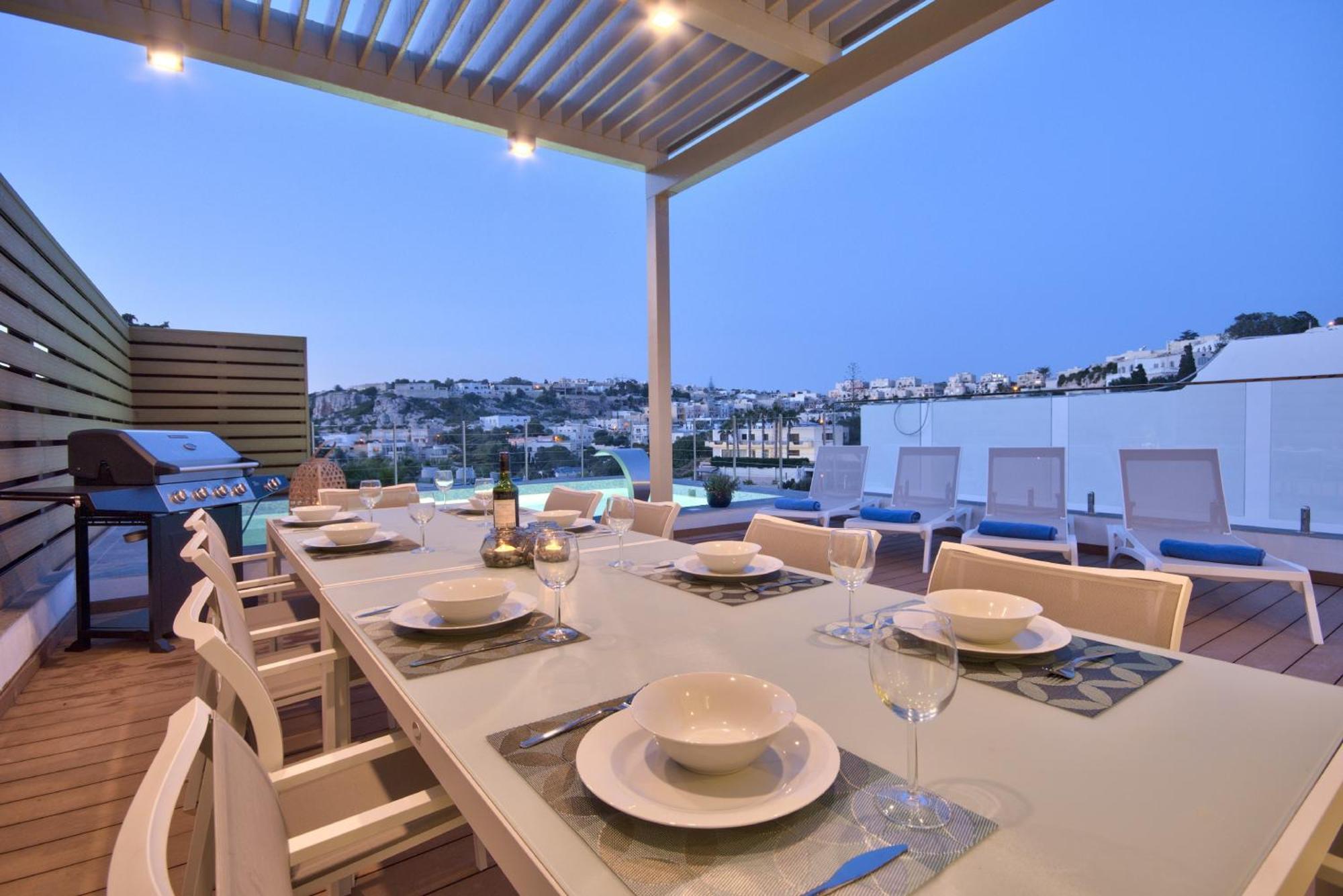 Vilă Maltese Luxury - Sunset Infinity Pools, Indoor Heated Pools And More! Mellieħa