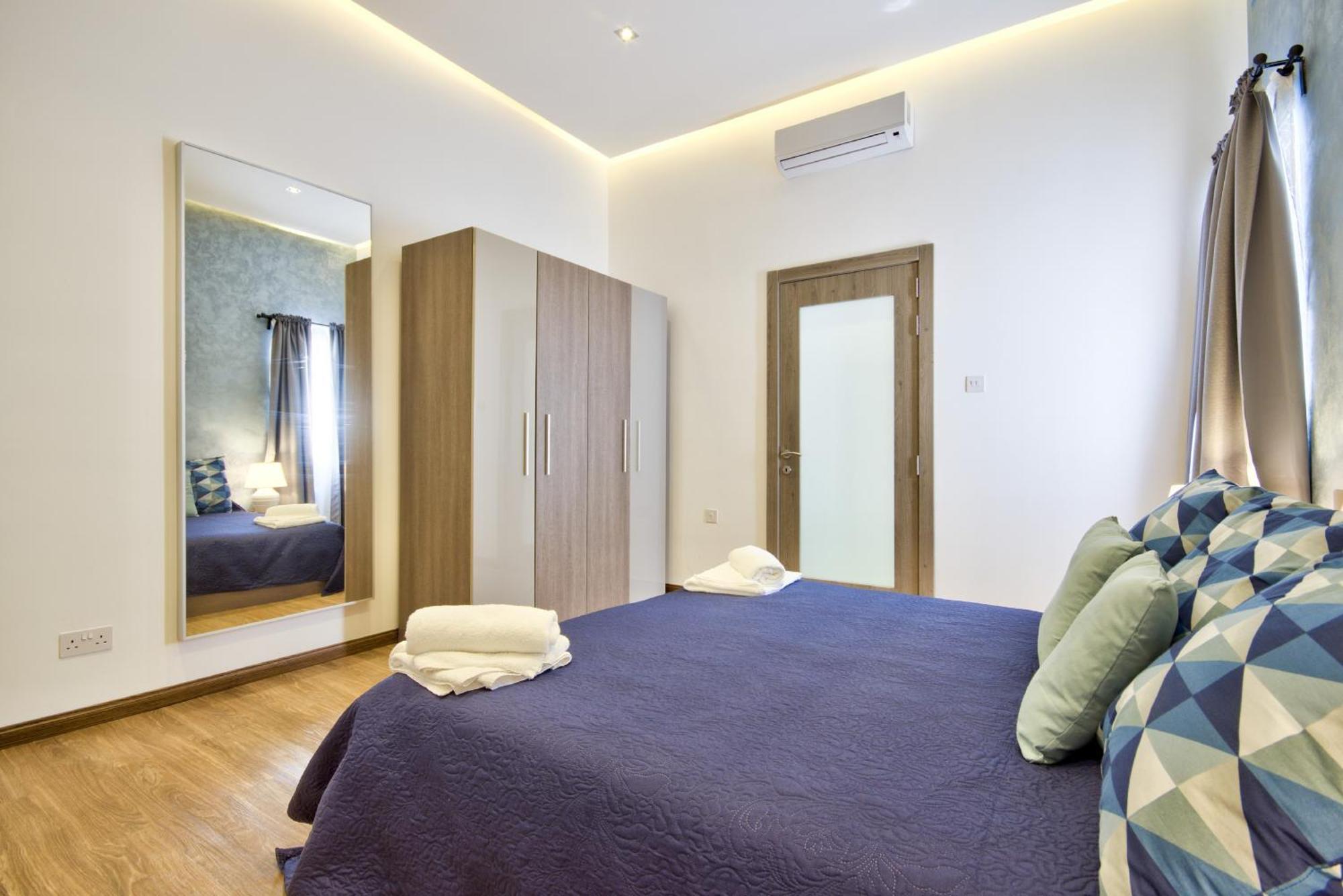 Maltese Luxury - Sunset Infinity Pools, Indoor Heated Pools And More! *