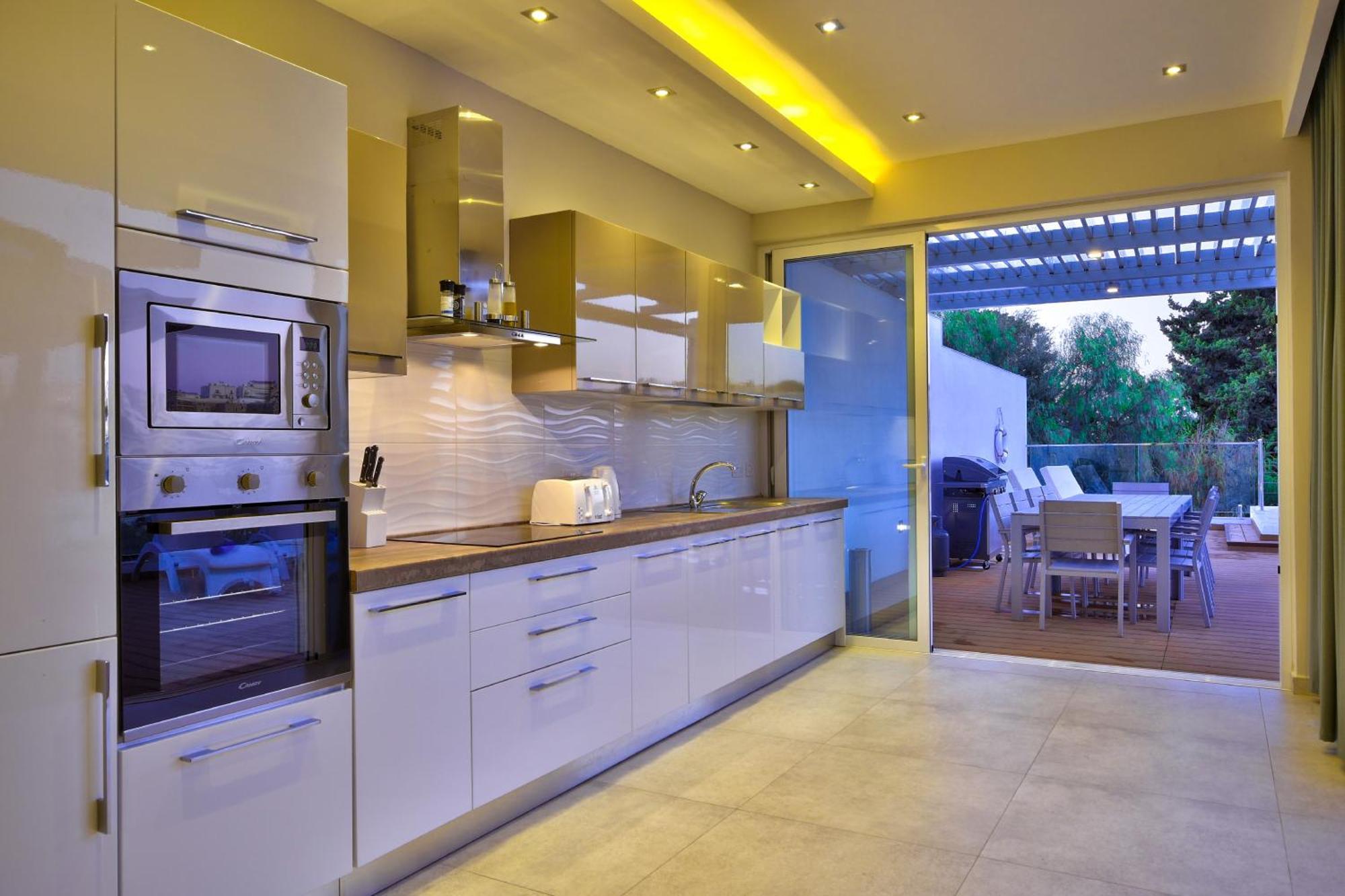 Maltese Luxury - Sunset Infinity Pools, Indoor Heated Pools And More! Vilă *