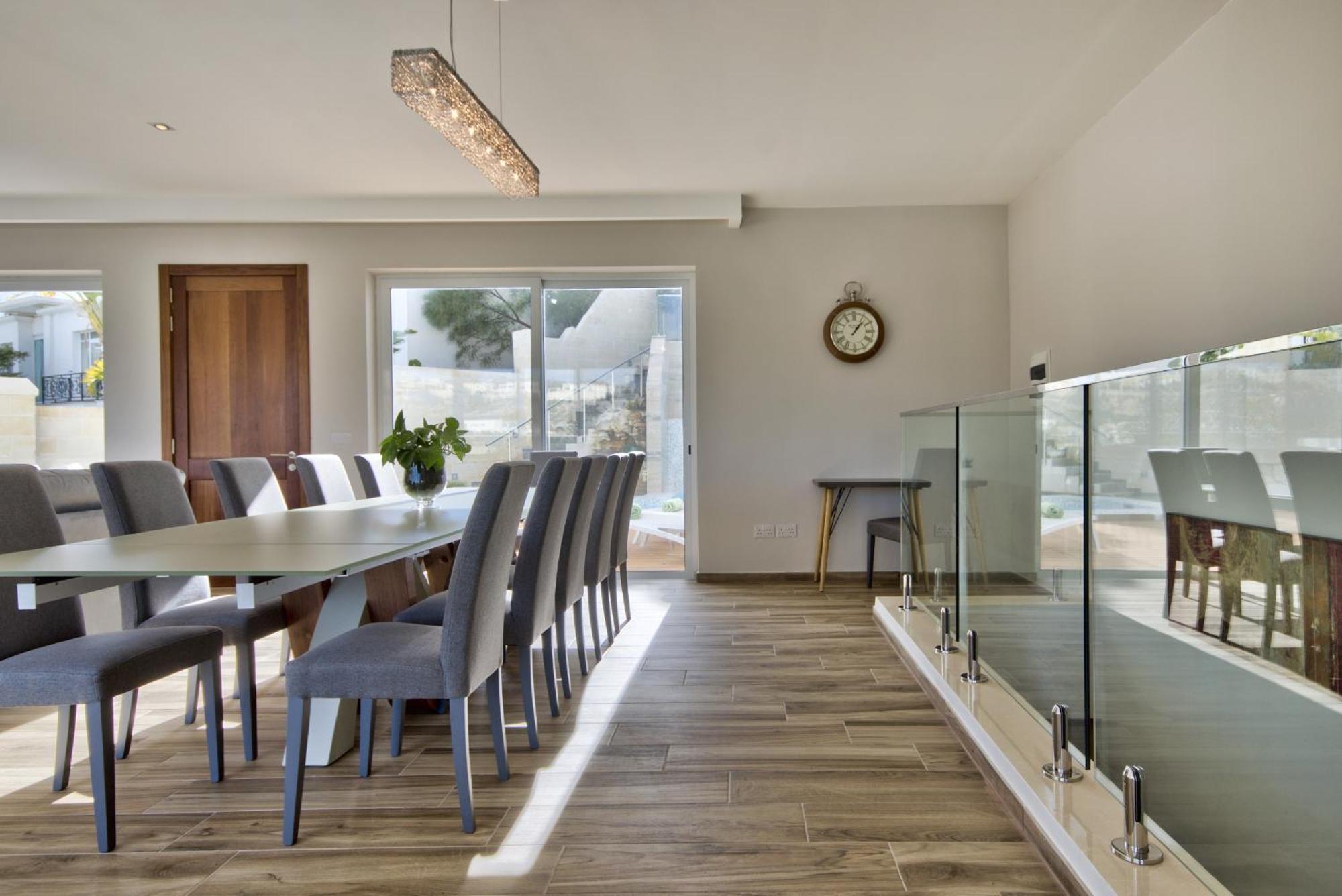 Maltese Luxury - Sunset Infinity Pools, Indoor Heated Pools And More! * Mellieħa