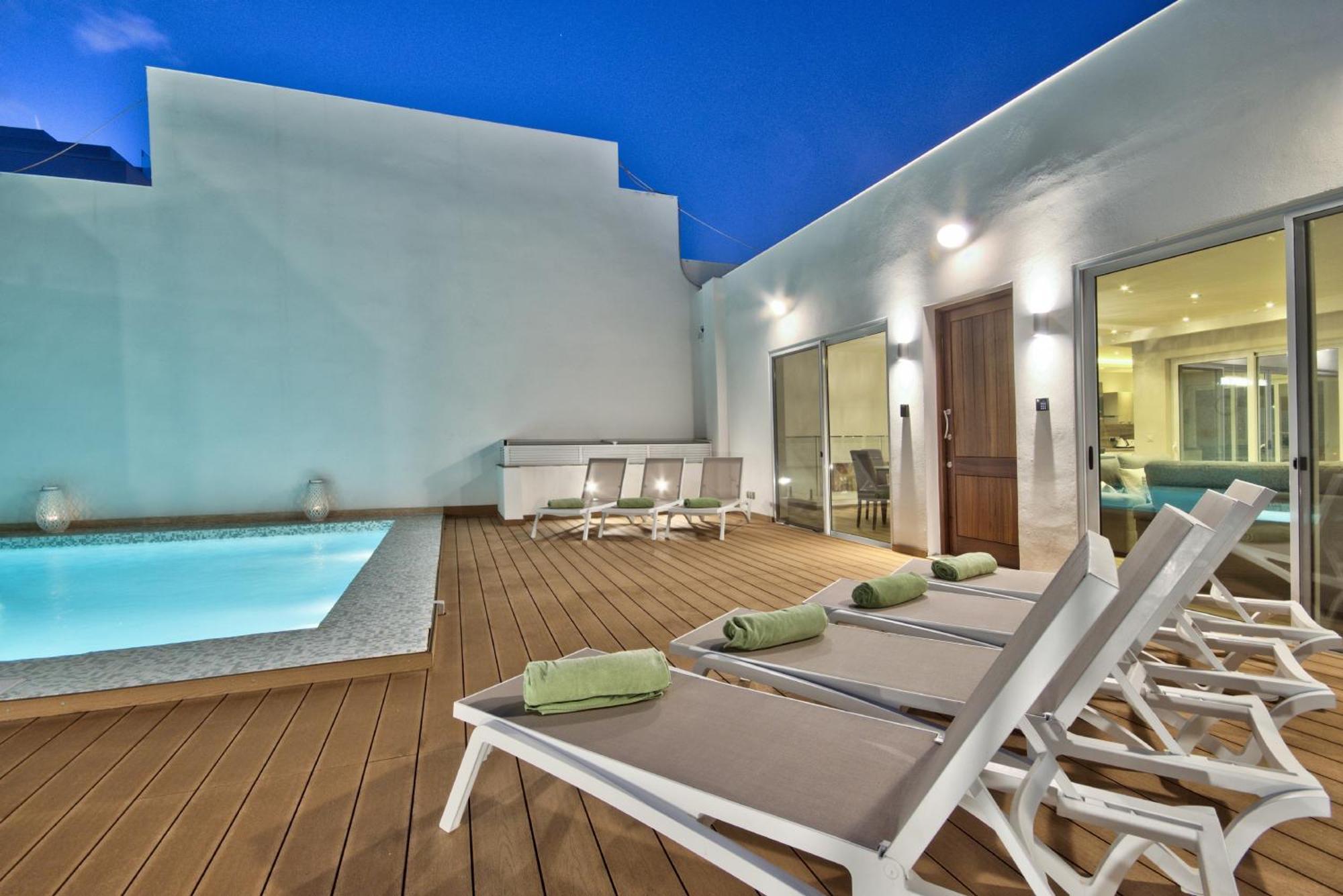 Maltese Luxury - Sunset Infinity Pools, Indoor Heated Pools And More! Vilă *
