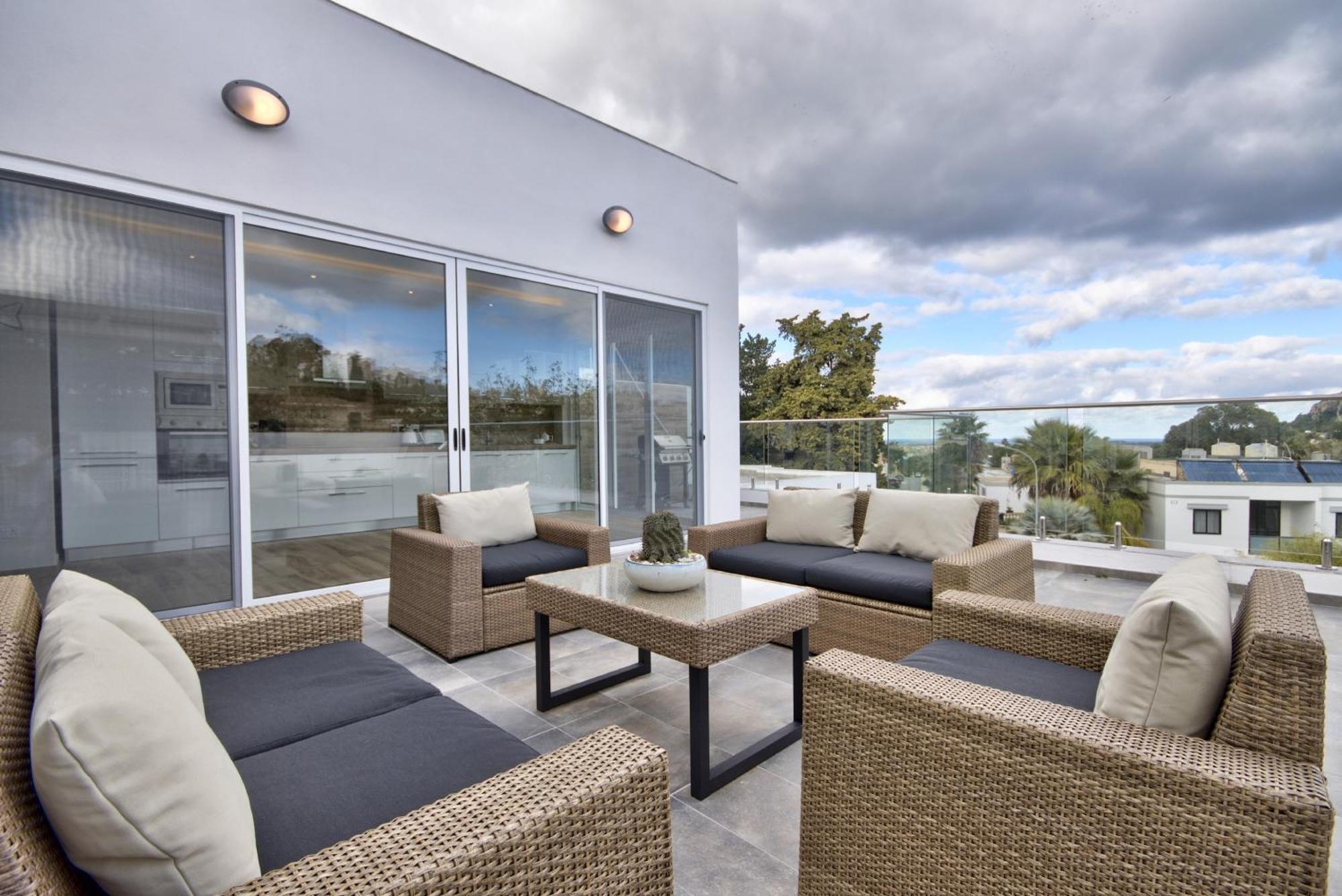 Maltese Luxury - Sunset Infinity Pools, Indoor Heated Pools And More! Vilă *