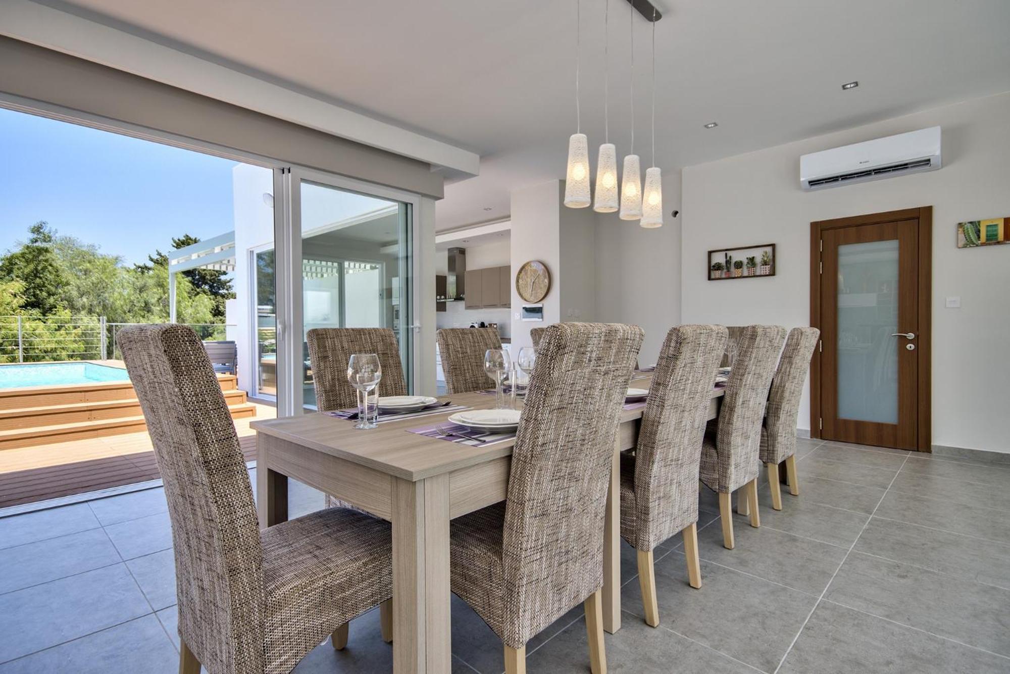 Vilă Maltese Luxury - Sunset Infinity Pools, Indoor Heated Pools And More! Mellieħa